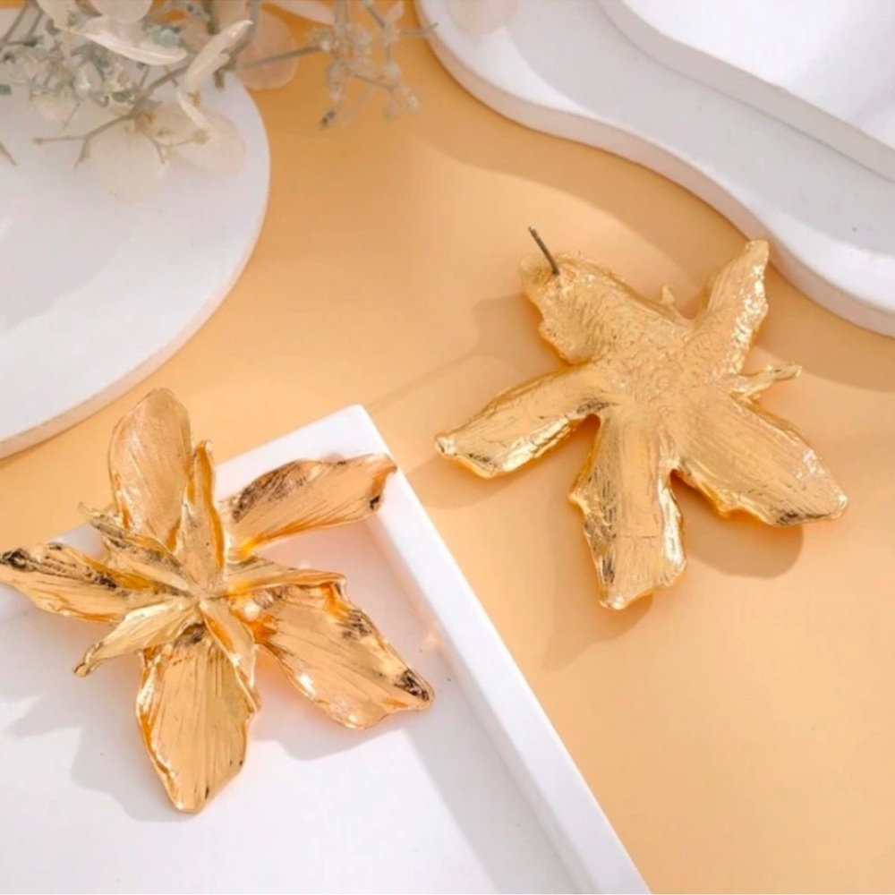 Anthropologie Gold Floral Statement Earrings - Picture 4 of 6